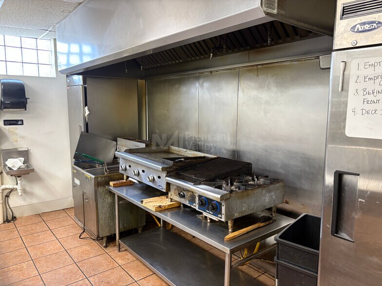 More Photos Of 1761 S Main St, Akron Bar For Sale