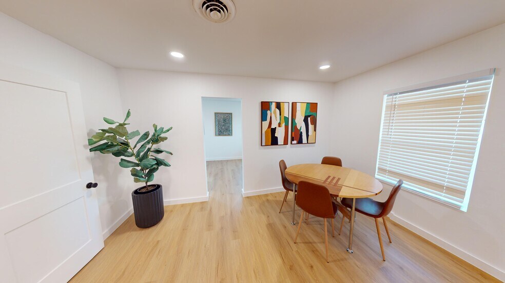 More Photos Of 4311 S 1st St, Austin Storefront Retail Office For Sale