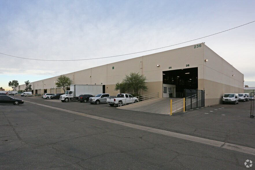 More Photos Of 236 E Pima St, Phoenix Distribution For Lease
