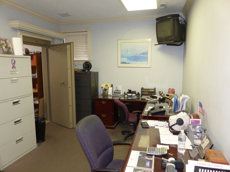 More Photos Of 180 Independence Ave, Quincy Freestanding For Sale