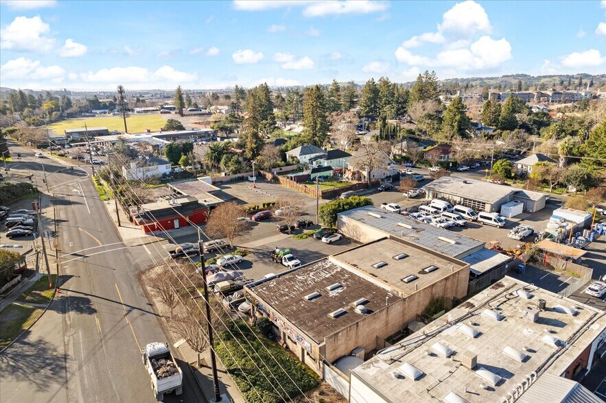 More Photos Of 300-330 Taylor St, Napa General Retail For Sale
