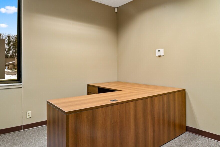 More Photos Of 5800 Gratiot Rd, Saginaw Office For Lease