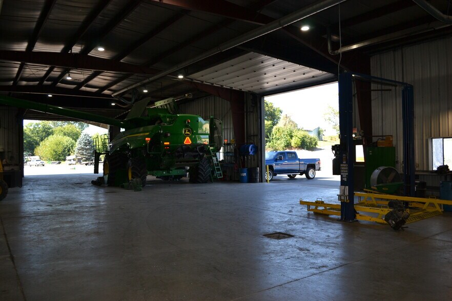 More Photos Of 1111 W 3rd St, Rushville Freestanding For Lease