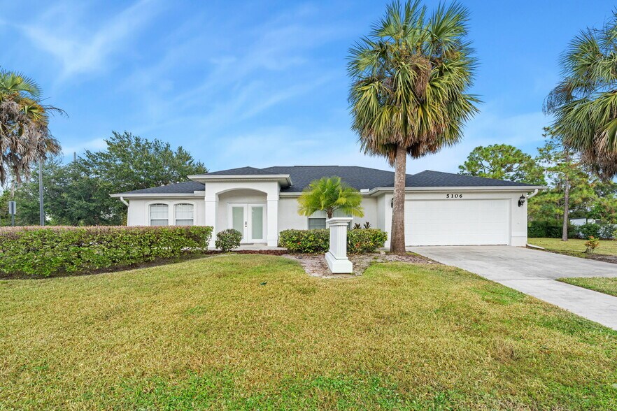 More Photos Of 5106 Lee Blvd, Lehigh Acres Office For Sale