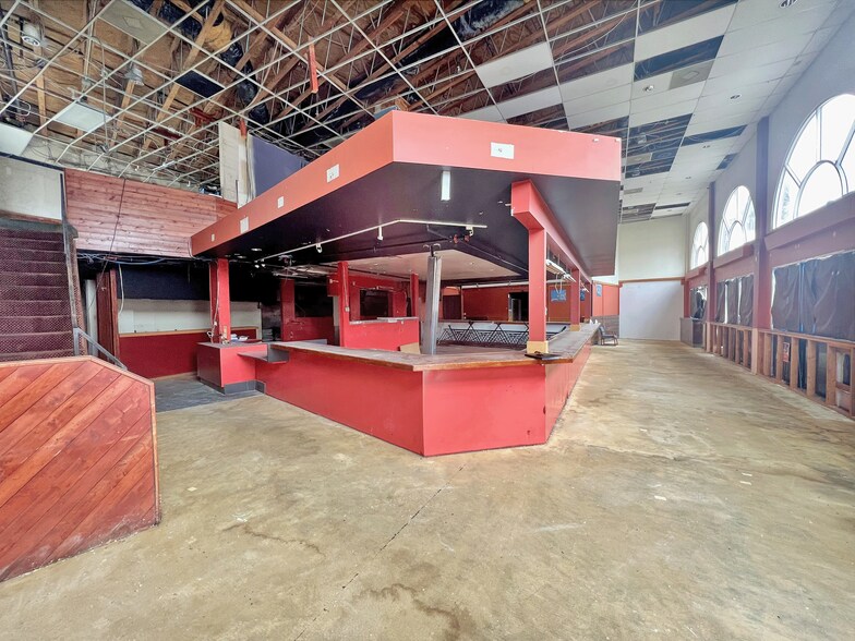 More Photos Of 5470 E 2nd St, Long Beach Storefront For Lease