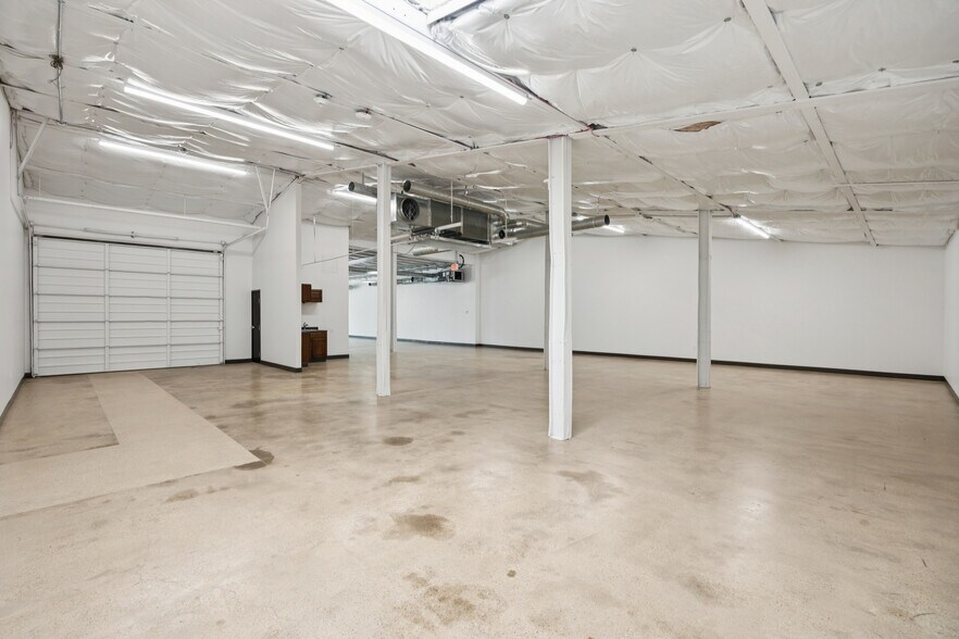 More Photos Of 4763 Vicksburg St, Dallas Distribution For Lease