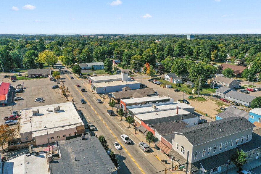 More Photos Of 122 W Superior St, Wayland Storefront For Sale