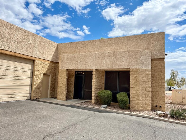 Primary Photo Of 7302 E Helm Dr, Scottsdale Showroom For Lease