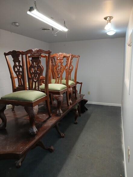 More Photos Of 475 E Main St, Circleville Storefront Retail Office For Lease