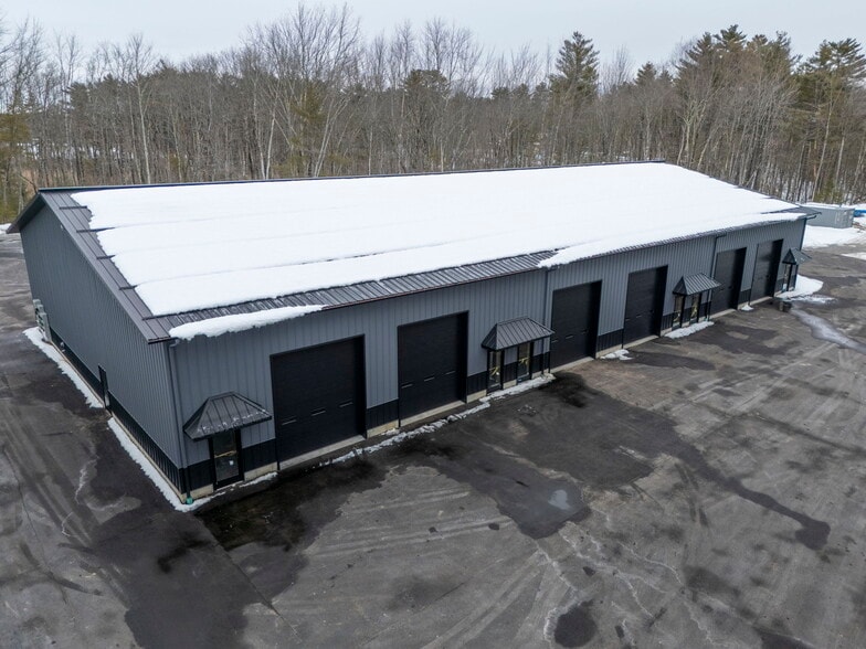 More Photos Of 32 London Ln, Seabrook Warehouse For Lease