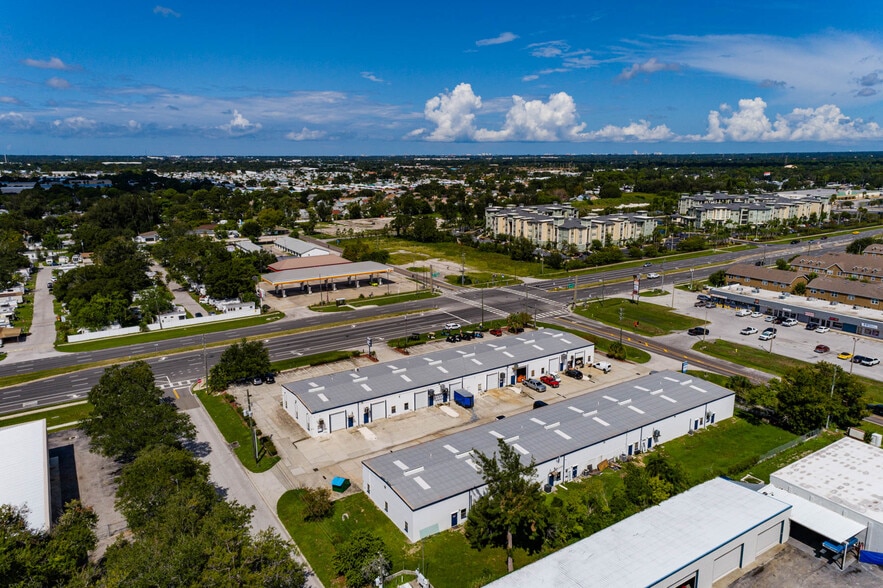 More Photos Of 12505 66th St N, Largo Warehouse For Lease