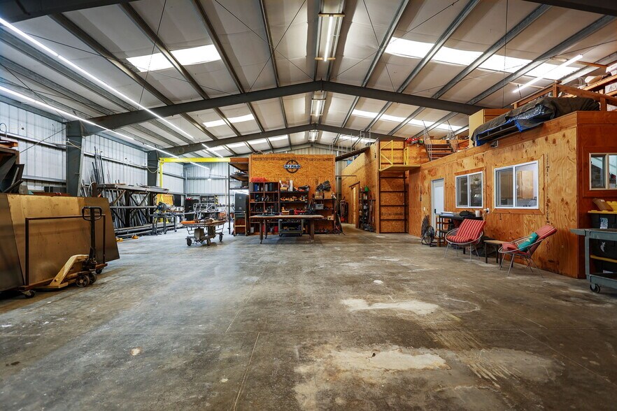 More Photos Of 16710 Oak Hollow Dr, Cottonwood Lodge Meeting Hall For Sale