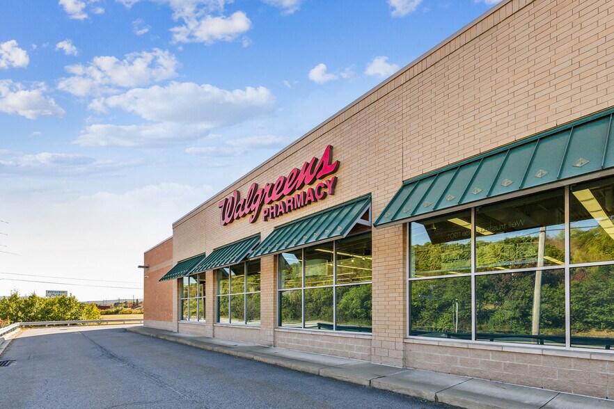 More Photos Of 2100 N Township Blvd, Pittston General Retail For Lease