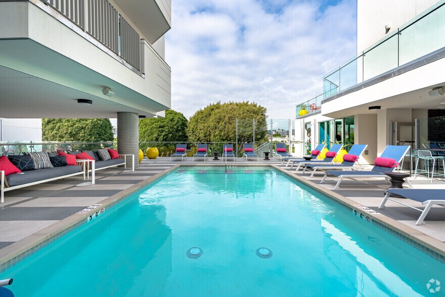 More Photos Of 2929 Pennsylvania Ave, Santa Monica Apartments For Lease