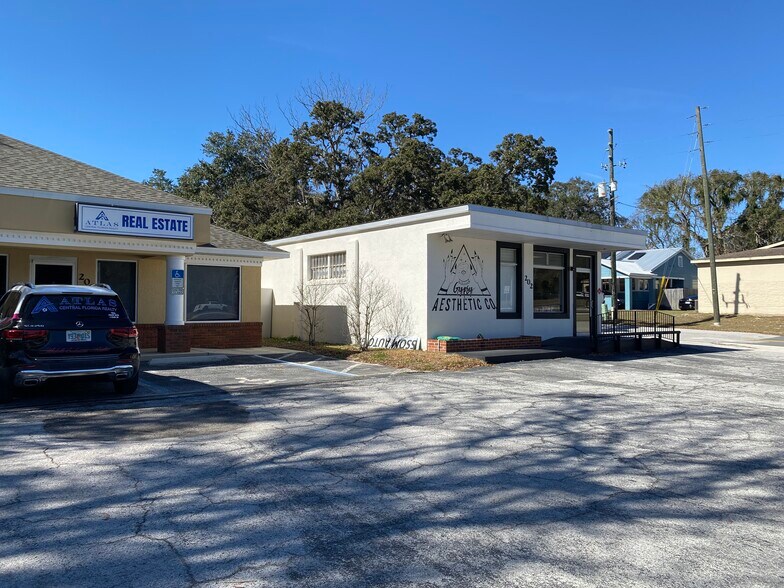 More Photos Of 208 S US-27 Hwy, Lady Lake General Retail For Lease