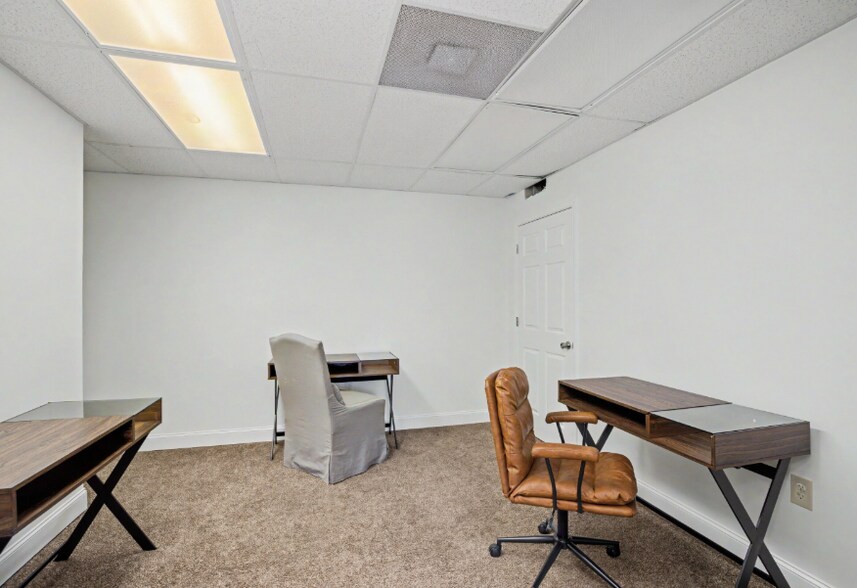 More Photos Of 139A W Ellis Rd, Griffin Loft Creative Space For Sale