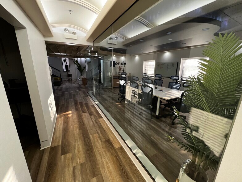 More Photos Of 1540 Hannah Ave, Forest Park Light Distribution For Sale