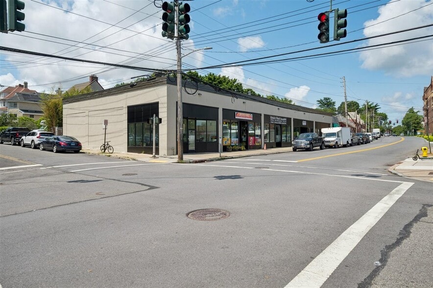 More Photos Of 320 Webster Ave, New Rochelle Storefront For Sale
