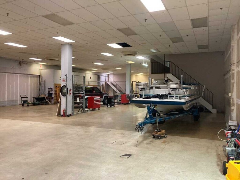 More Photos Of 1036 W Main St, Dothan Light Manufacturing For Sale