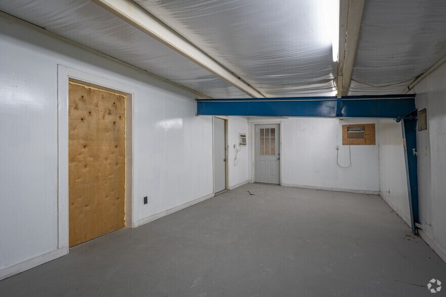 More Photos Of 11601 McKinley St, Houston Manufacturing For Sale