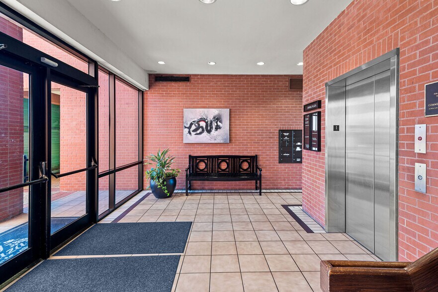 More Photos Of 800 N Spring St, Shreveport Office For Lease