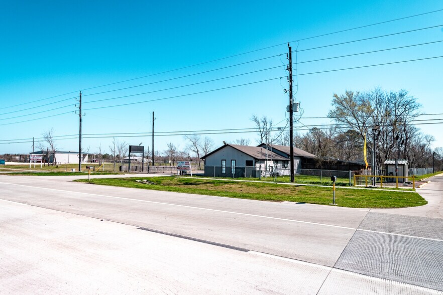 More Photos Of 21014 FM 2100 Rd, Crosby Freestanding For Sale