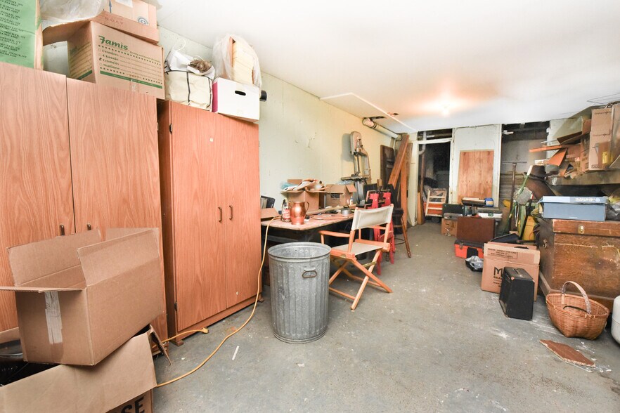 More Photos Of 4143 Main St, Bridgeport Storefront For Sale