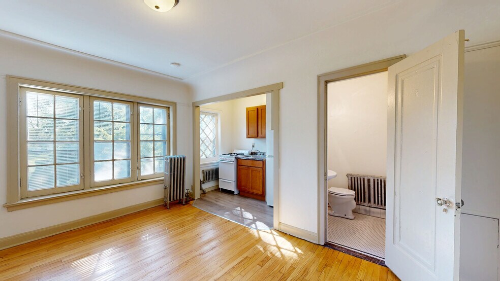 Primary Photo Of 1835 N 2nd St, Milwaukee Apartments For Sale