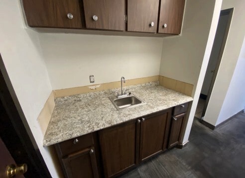 More Photos Of 15751 Chemical Ln, Huntington Beach Manufacturing For Lease