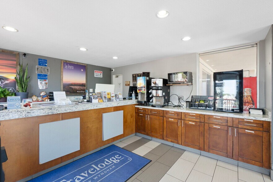 More Photos Of 430 E Route 66, Williams Hotel For Sale