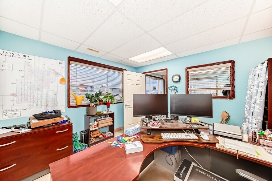 More Photos Of 116 Orchard Way, Strathmore Service For Lease