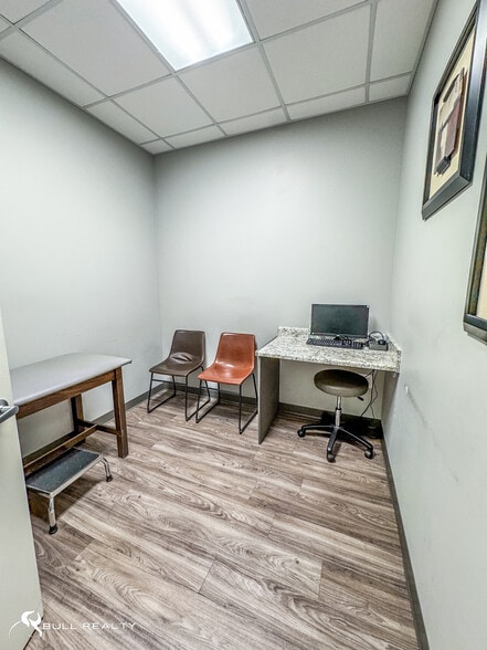 More Photos Of 35 W Church St, Jasper Office For Sale