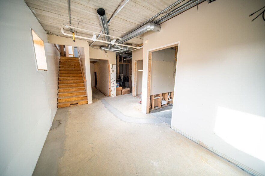More Photos Of 3625 10th Ln NW, Rochester Office For Sale