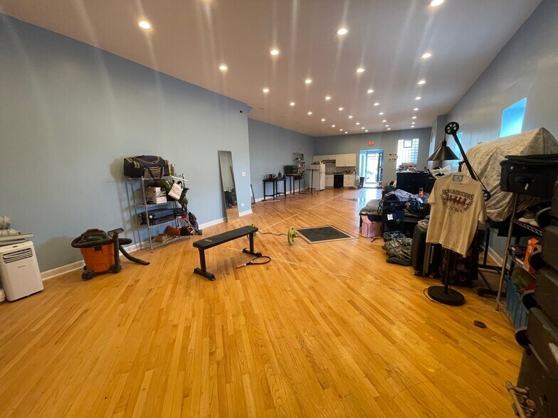 More Photos Of 1745 N Cicero Ave, Chicago Freestanding For Sale