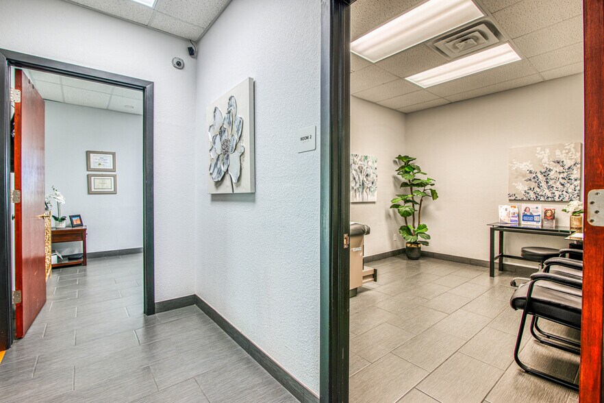 More Photos Of 550 S Mesa Hills Dr, El Paso Medical For Lease