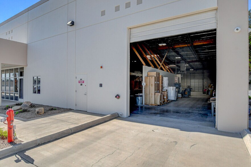 More Photos Of 200 Sunpac Ave, Henderson Warehouse For Sale