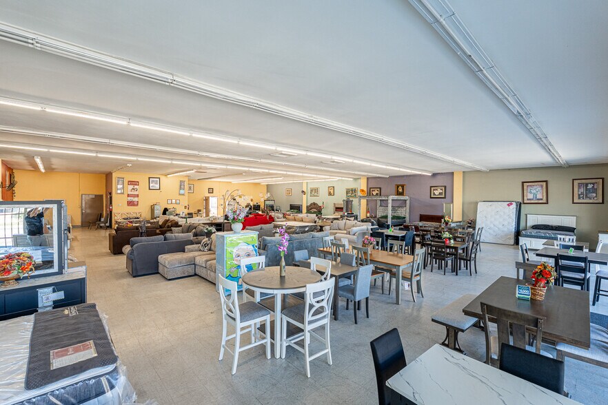 More Photos Of 280 N San Jacinto St, Hemet Freestanding For Sale