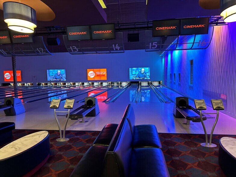 More Photos Of 7301 W Grand Pky S, Richmond Movie Theatre For Sale