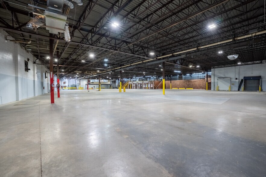 More Photos Of 11135 Monroe Rd, Matthews Distribution For Sale