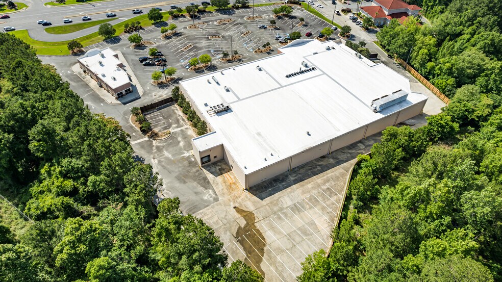 More Photos Of 4036 Bemiss Rd, Valdosta Supermarket For Lease