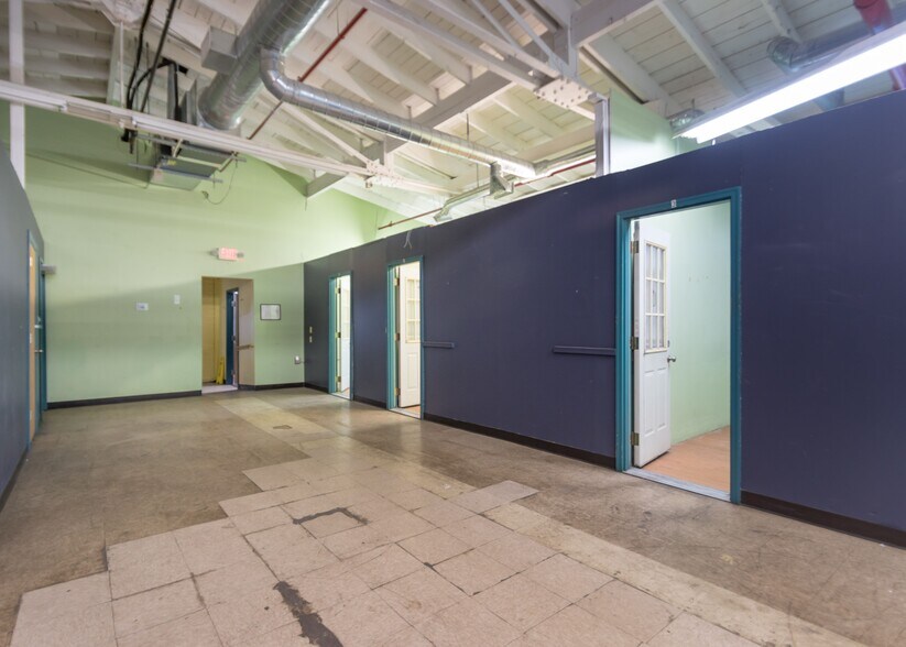 More Photos Of 25 Summer Ave, Waltham Manufacturing For Lease
