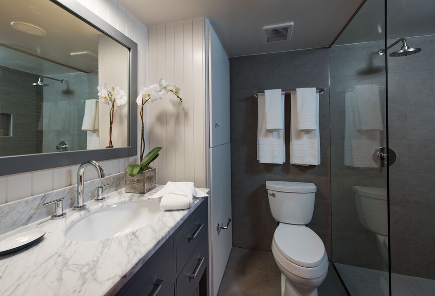 More Photos Of 111 S Via Las Palmas, Palm Springs Hotel For Sale