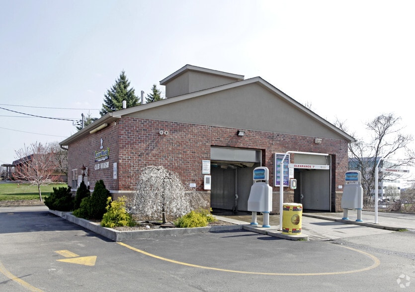 Primary Photo Of 5441 Steubenville Pike, McKees Rocks Carwash For Sale