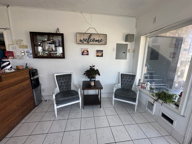 More Photos Of 754 SW Coast Hwy, Newport Hotel For Sale
