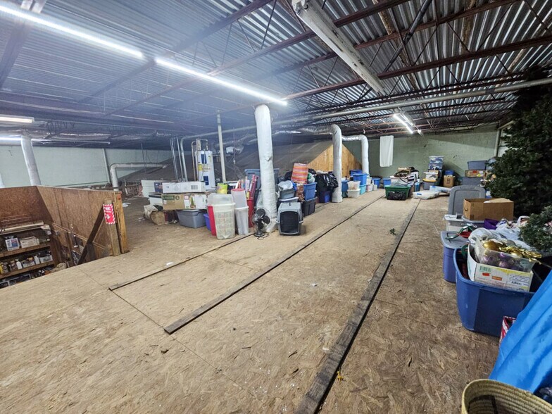 More Photos Of 1420 E Palestine Ave, Palestine Flex For Sale