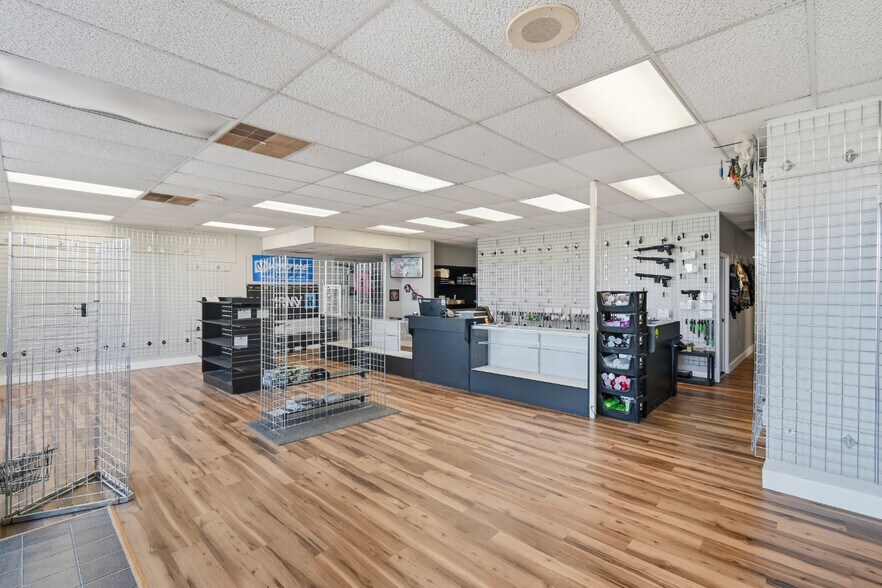 More Photos Of 25 S Lexington Springmill Rd, Mansfield Freestanding For Sale