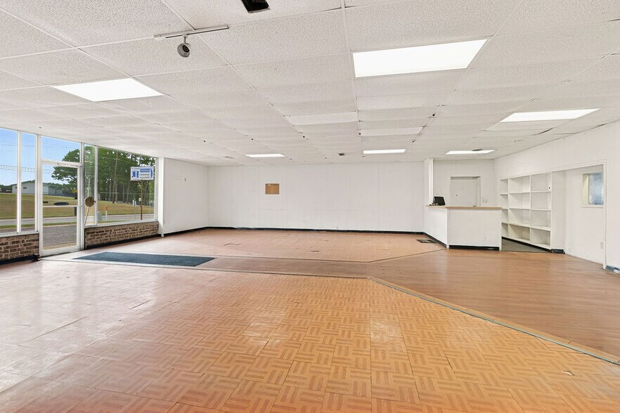 More Photos Of 1416 Linda Dr, Daingerfield Auto Repair For Sale