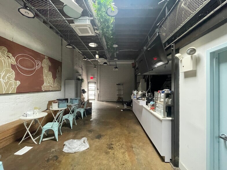 More Photos Of 368 Mcguinness Blvd, Brooklyn Warehouse For Lease