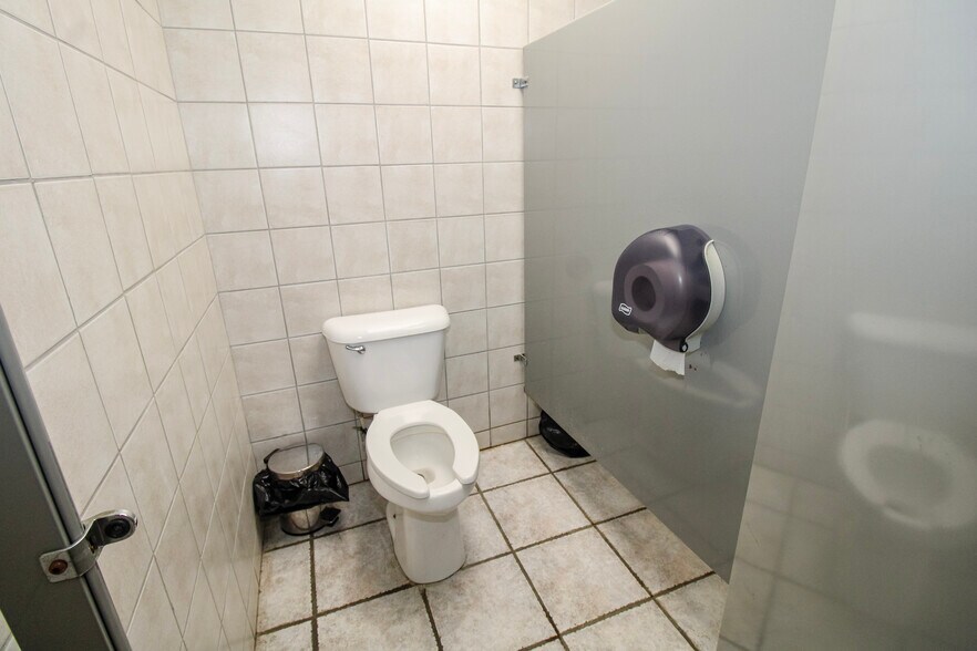 More Photos Of 125 Main St, Huron Bowling Alley For Sale