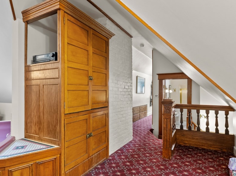 More Photos Of 908 Michigan St, Sturgeon Bay Hospitality For Sale